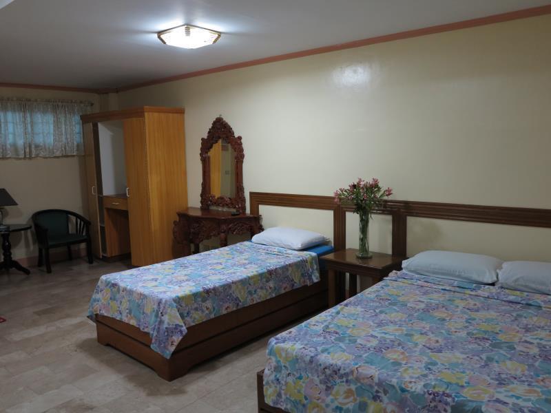 אנטיפולו Gems Hotel And Conference Center מראה חיצוני תמונה