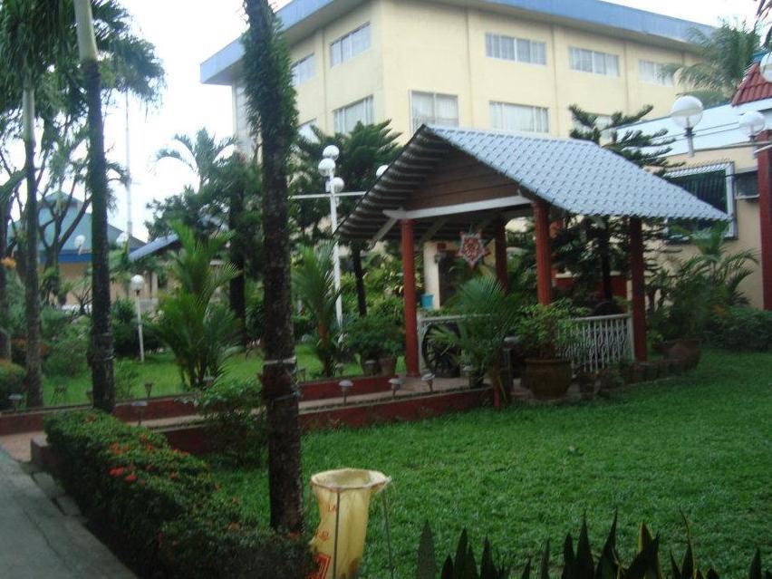 אנטיפולו Gems Hotel And Conference Center מראה חיצוני תמונה